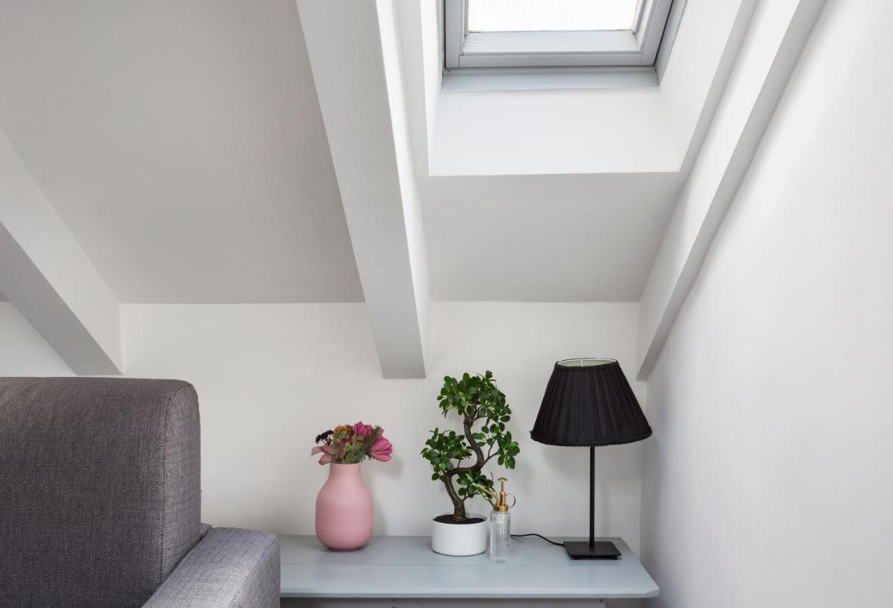 1 Bedroom & 1 Living Room Apt - Duomo 7 มิลาน ภายนอก รูปภาพ