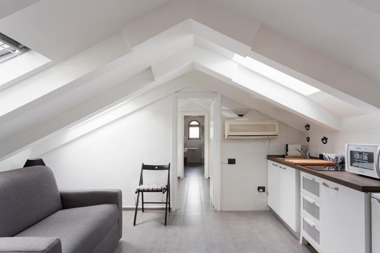 1 Bedroom & 1 Living Room Apt - Duomo 7 มิลาน ภายนอก รูปภาพ